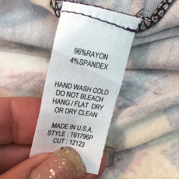 New lavender floral twist front long sleeve top - Picture 6 of 8